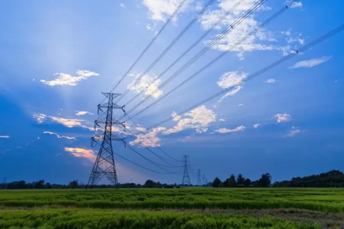 Esta seção descreve como instalar a torre eólica