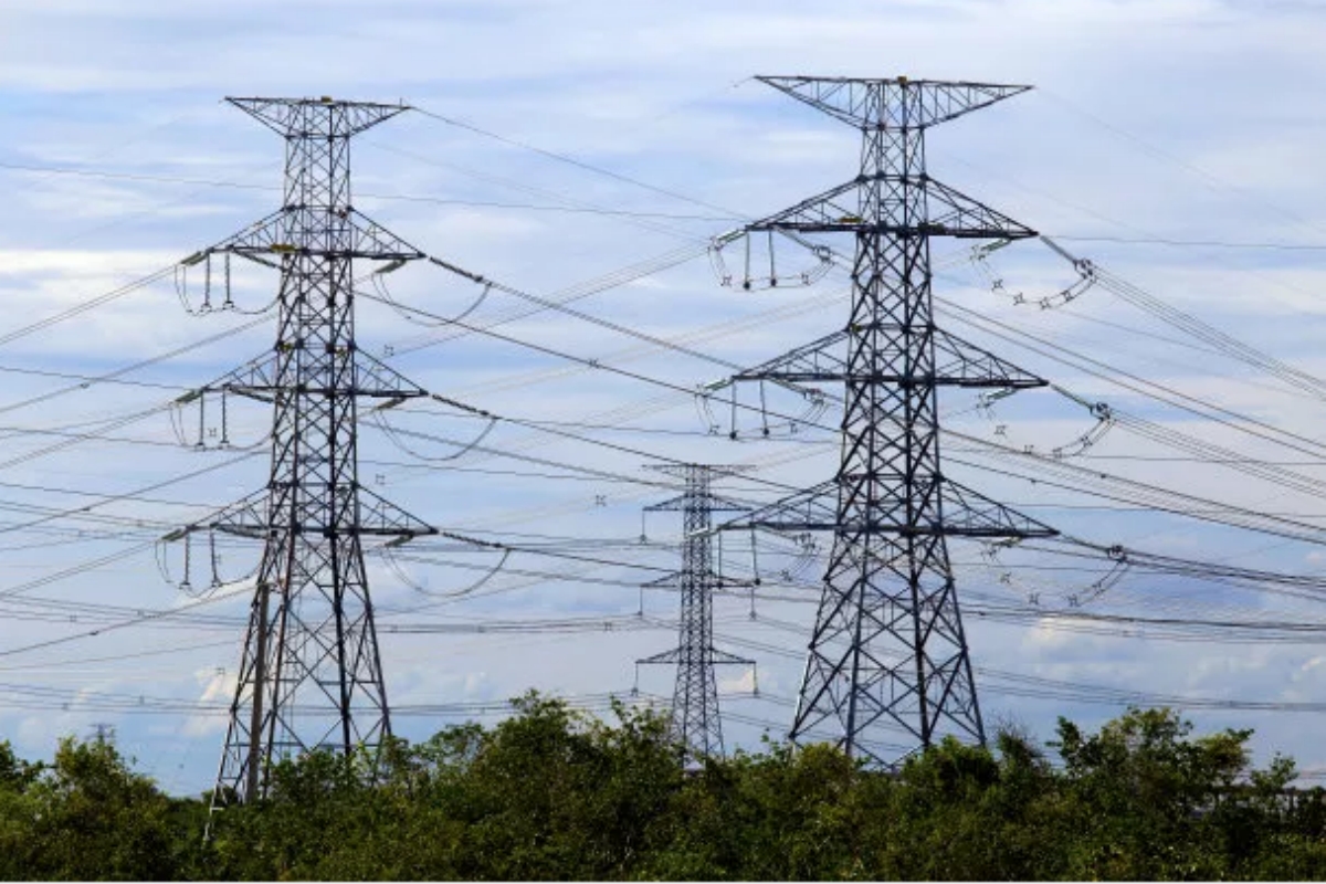 Função da torre de raios e condições de fundo para sua construção