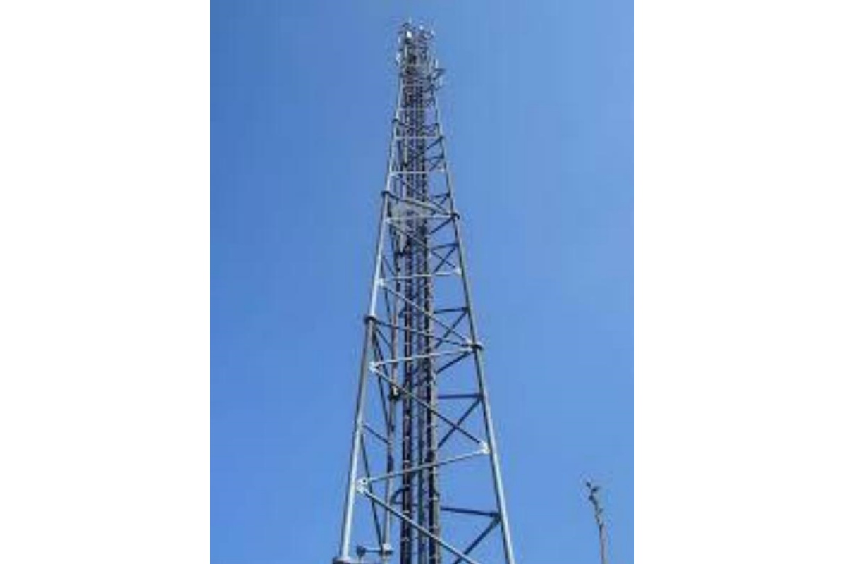 Quais são as características da torre de tubo de aço multifuncional?