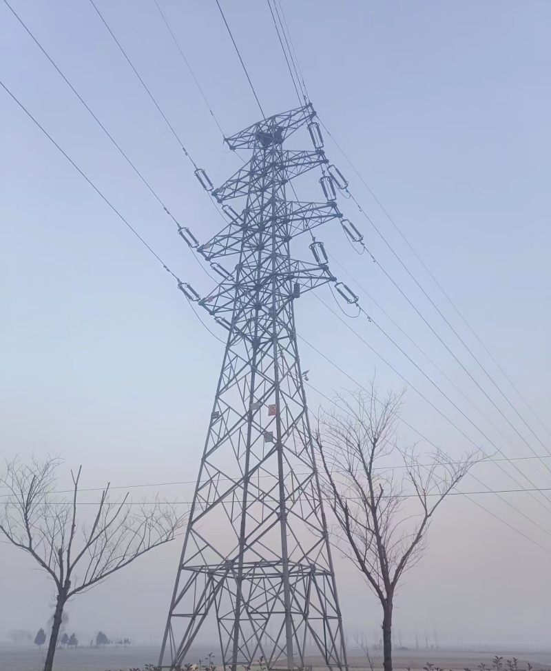 Quais são as características da torre de aço ângulo galvanizado?