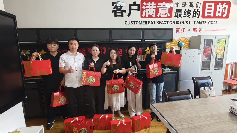 Maotong celebra o Dragon Boat Festival