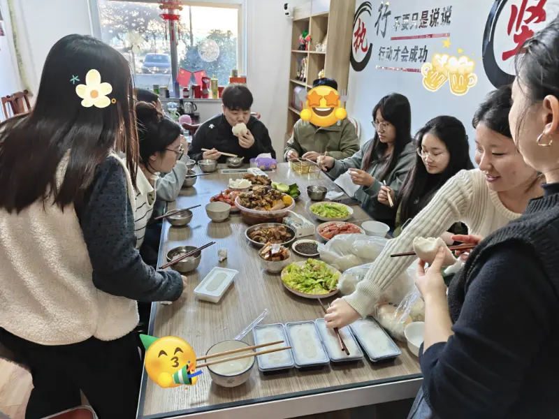 O almoço espontâneo cria vínculos duradouros no escritório